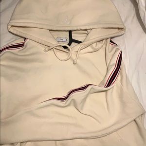 TNA ( Aritzia) Crop sweatshirt